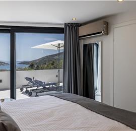 4 bedroom villa with heated pool and sea view in Vinišće, sleeps 8